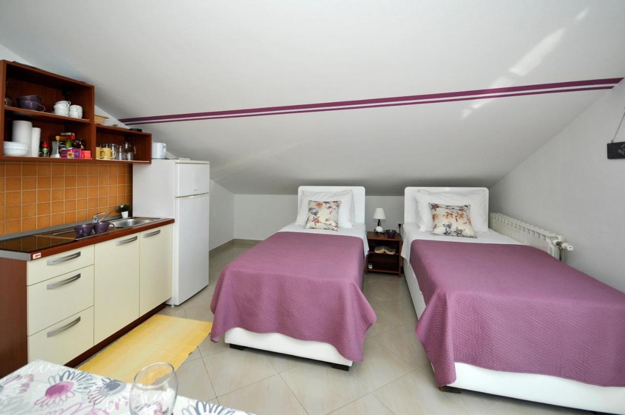 Apartments Roza Trogir Exterior photo
