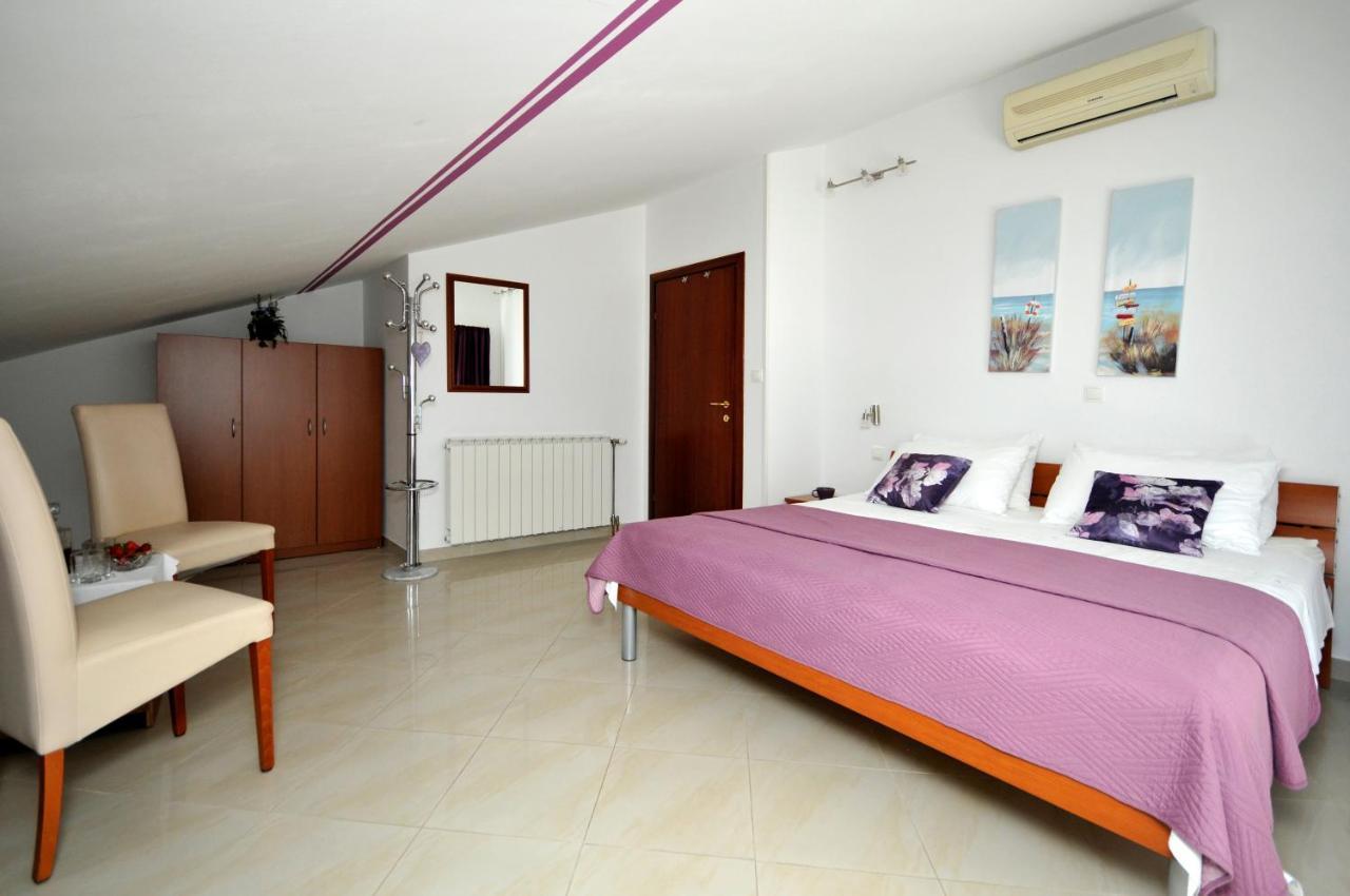 Apartments Roza Trogir Exterior photo